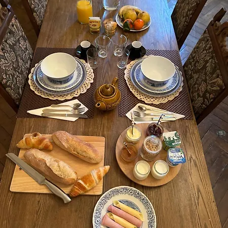 Le Chateau Nocleg ze śniadaniem 3*