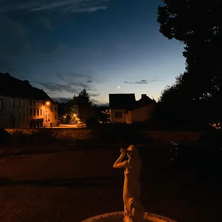 Nocleg ze śniadaniem Le Chateau 3*