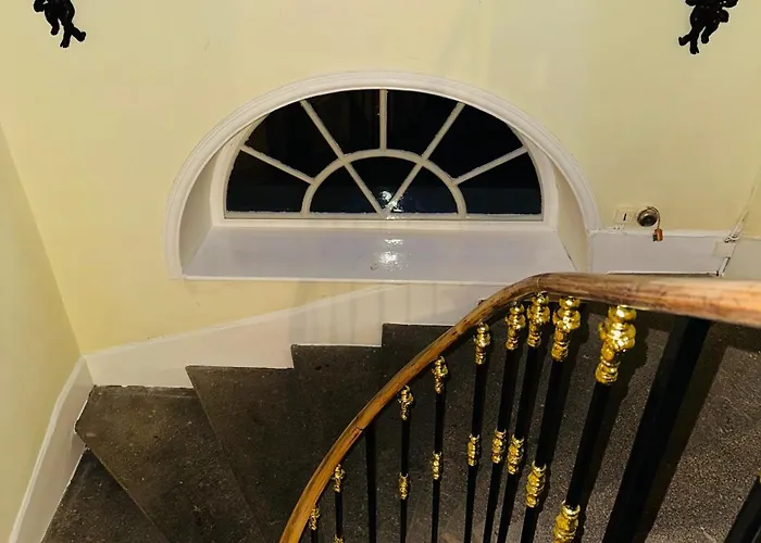 Le Château Alojamento de Acomodação e Pequeno-almoço 3*