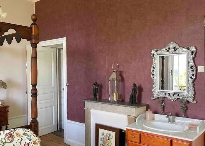 Alojamento de Acomodação e Pequeno-almoço Le Château 3*